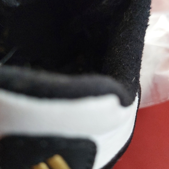 Lot Of 3 Kids Sneakers Sz 5,6,7 Jordans Adidas Shoes ( Bag C) - Picture 9 of 15